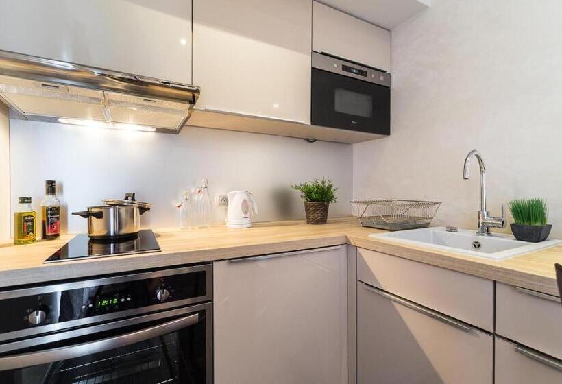 استودیو استاندارد با تراس, Villa Velvet