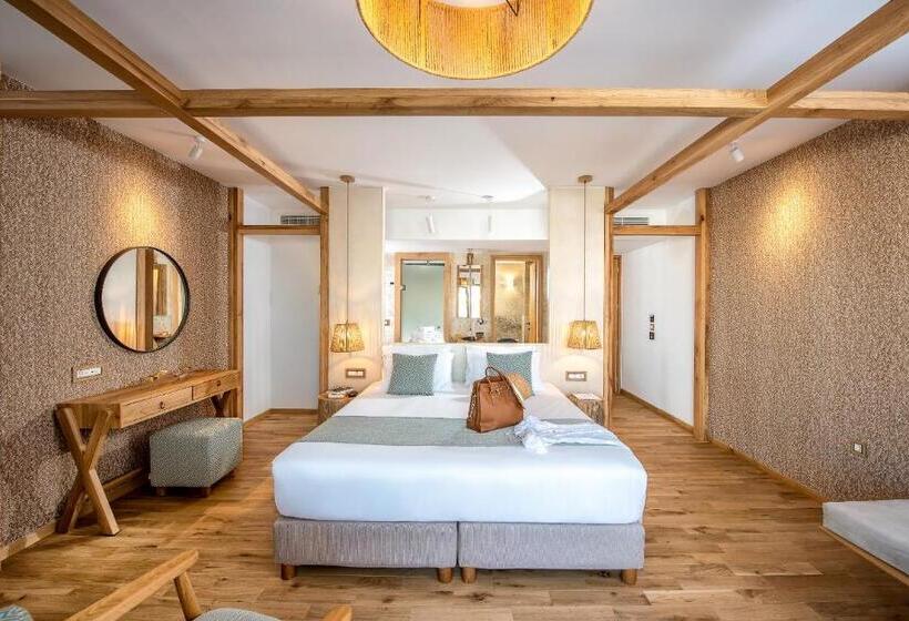 Номер Premium Вид на Бассейн, Stella Island Luxury Resort & Spa