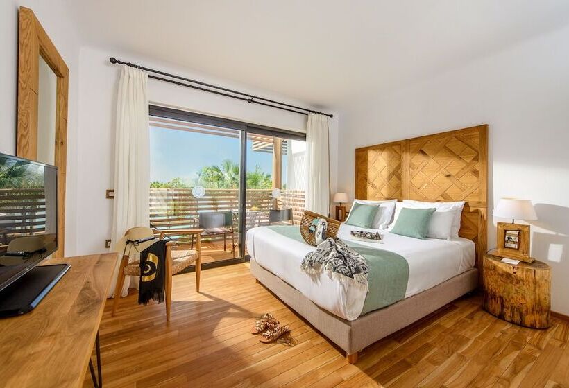 Номер Deluxe Вид на Бассейн, Stella Island Luxury Resort & Spa
