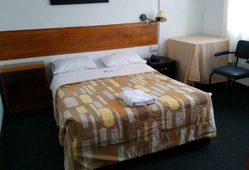 اتاق استاندارد یک نفره, Hospedaje Oscar S
