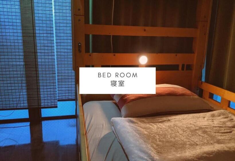 이코노미 쿼드러플룸(공용 화장실), All Friends Guest House