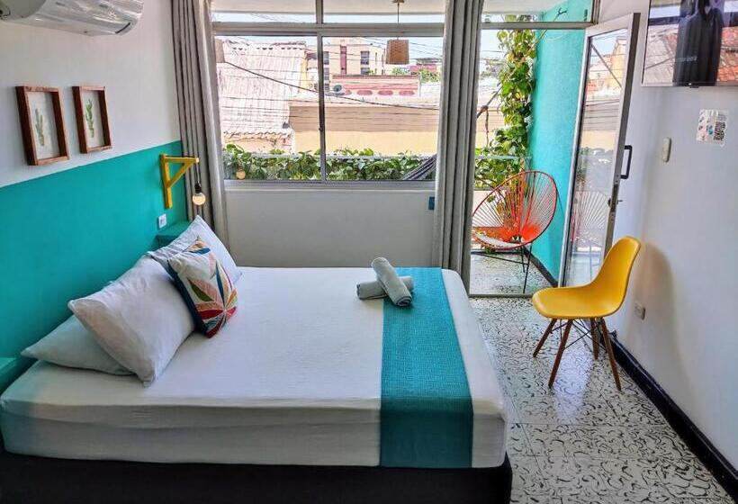 اتاق لوکس با بالکن, Bona Vida