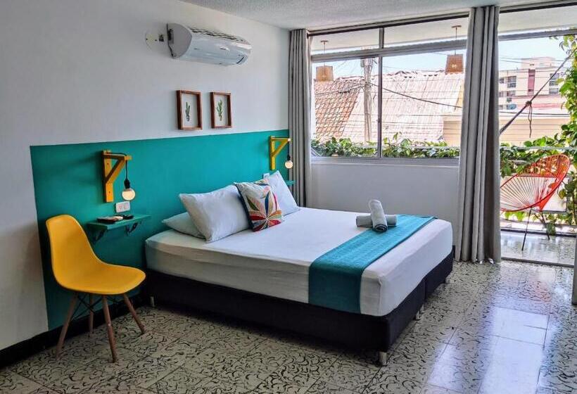 اتاق لوکس با بالکن, Bona Vida