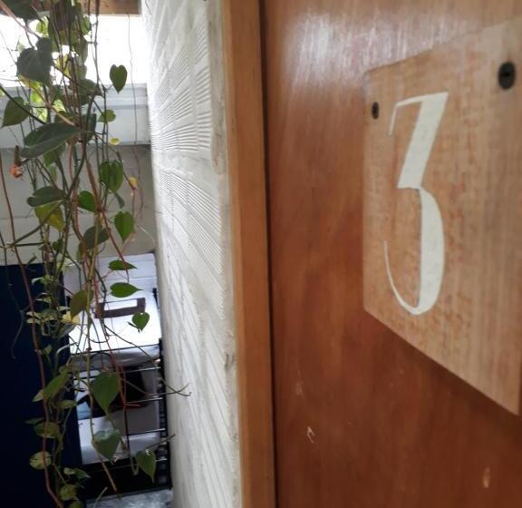 חדר אקונומי לארבעה, Casa Estacion   Hostel