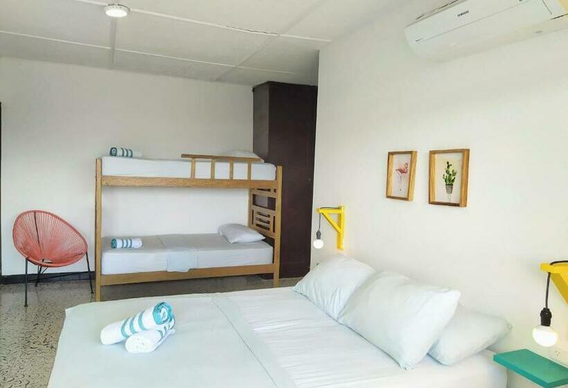 اتاق استاندارد چهارنفره با بالکن, Bona Vida