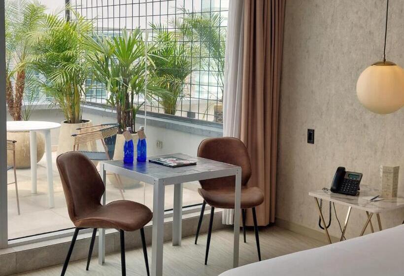 Люкс с Балконом, Viaggio Medellin Grand Select