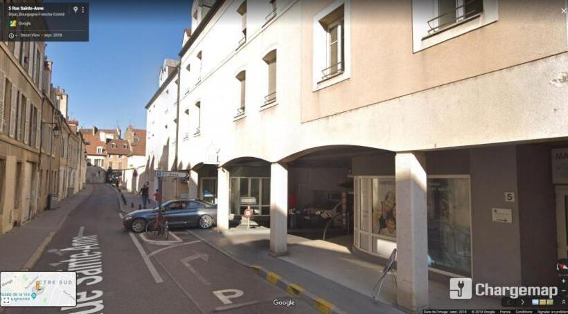 اتاق استاندارد سه نفره, Hôtel Lamartine  Parking Dauphine
