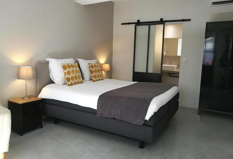 Номер Стандарт Кровать Кинг Адаптированный для Инвалидов, L Observance Bed & Breakfast