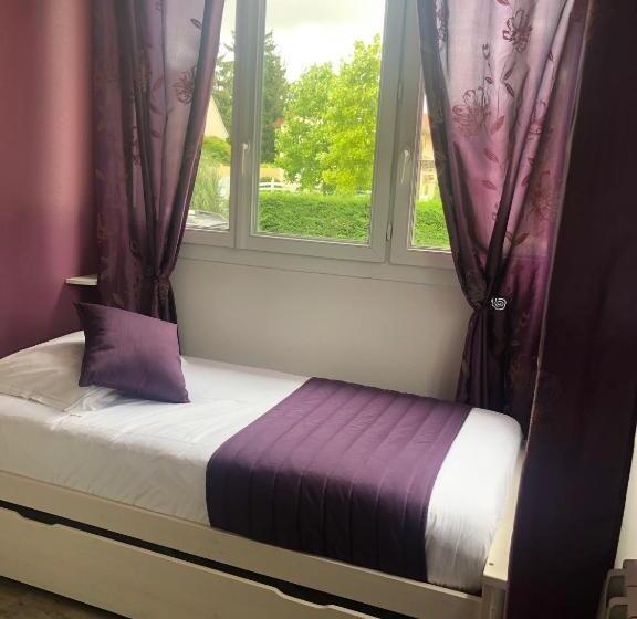 舒适三人间, Roissy Chambres