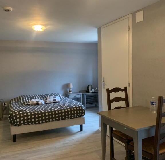 غرفة قياسية ثلاثية, Auberge Alsacienne