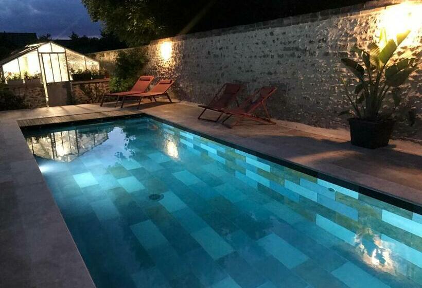 Номер Стандарт, Clos Saint Nicolas