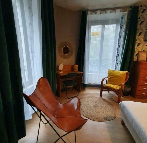Семейный Номер Вид на Сад, Auberge La Caverne