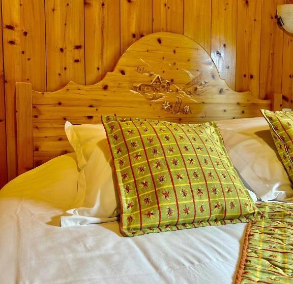 اتاق استاندارد سه نفره, Hameau Des Prodains   Hôtel