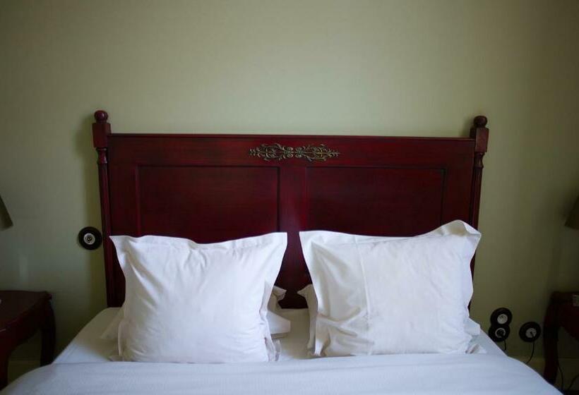 Номер Стандарт, Hostellerie Du Coq D'or