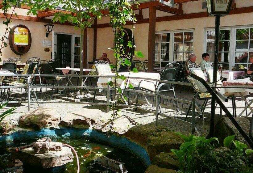 חדר סטנדרט לשלושה, Zum Ochsen