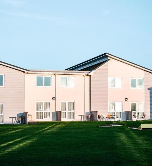 جناح جونيور, Croyde Bay Hotel Or Self Catering