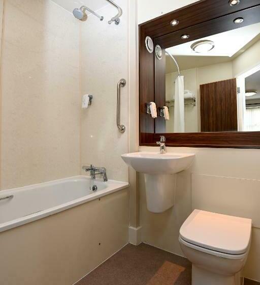 חדר משפחתי, Penny Hedge, Whitby By Marston S Inns