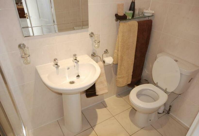 Семейный Номер, Gramarcy House