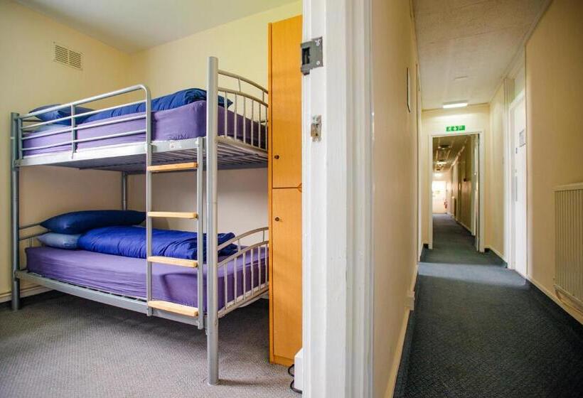 Кровать в Общей Комнате, Kirkwall Youth Hostel