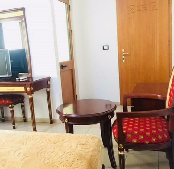 اتاق لوکس, Vila Alizee