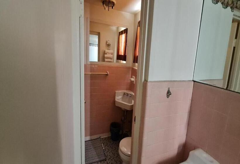 Номер Стандартный Кровать Куин, Dubois Manor Motel