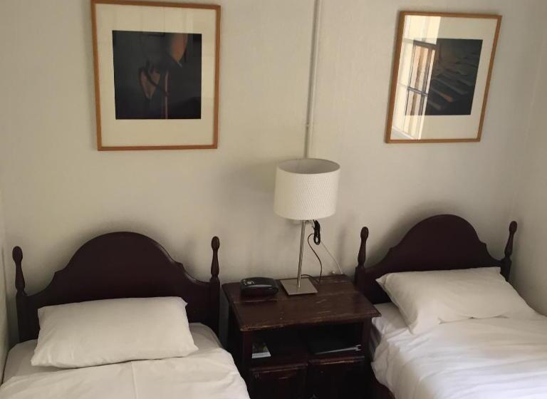 غرفة قياسية, The Corner Hotel Alexandra