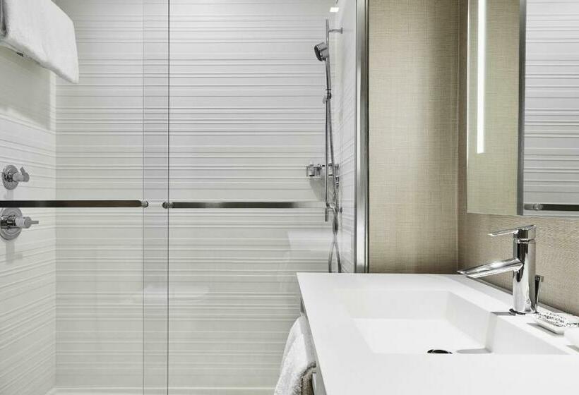 Стандартный Номер Кровать Кинг, Ac Hotel By Marriott Cincinnati At The Banks
