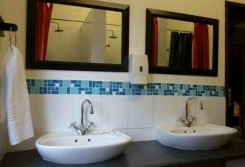 Номер Стандарт, Gibela Backpackers Lodge Durban