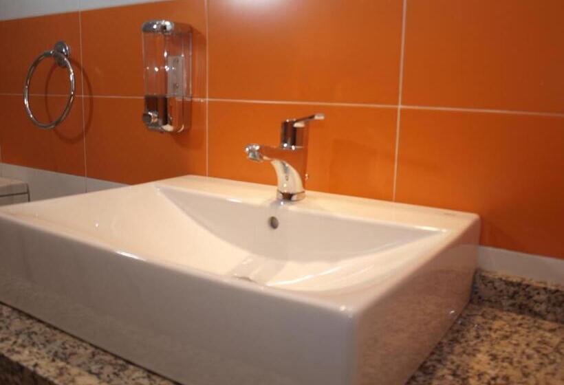 اتاق استاندارد سه نفره, Hostal La Ribera Del Júcar