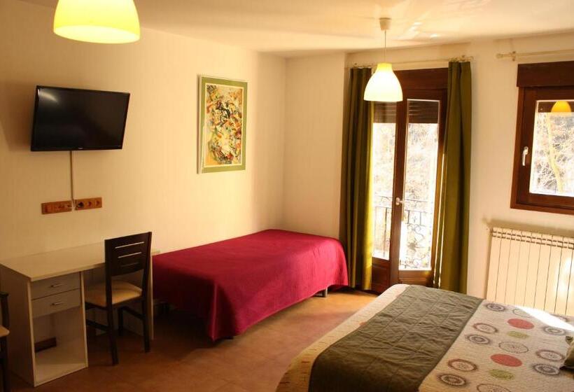 اتاق استاندارد سه نفره, Hostal La Ribera Del Júcar