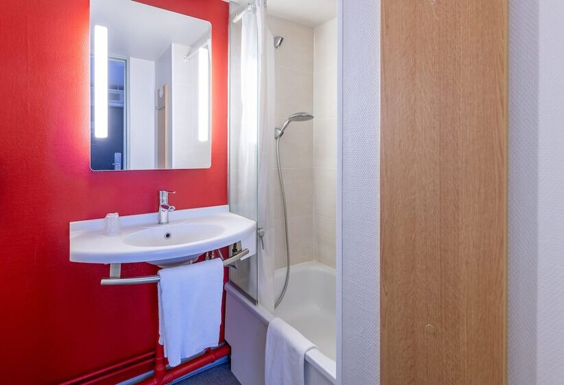 Четырехместный Номер Стандарт, B&b Hotel Périgueux Boulazac