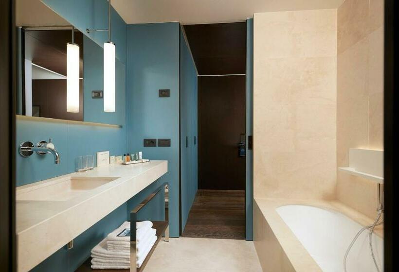 Стандартный Номер Кровать Кинг, Hilton Lake Como