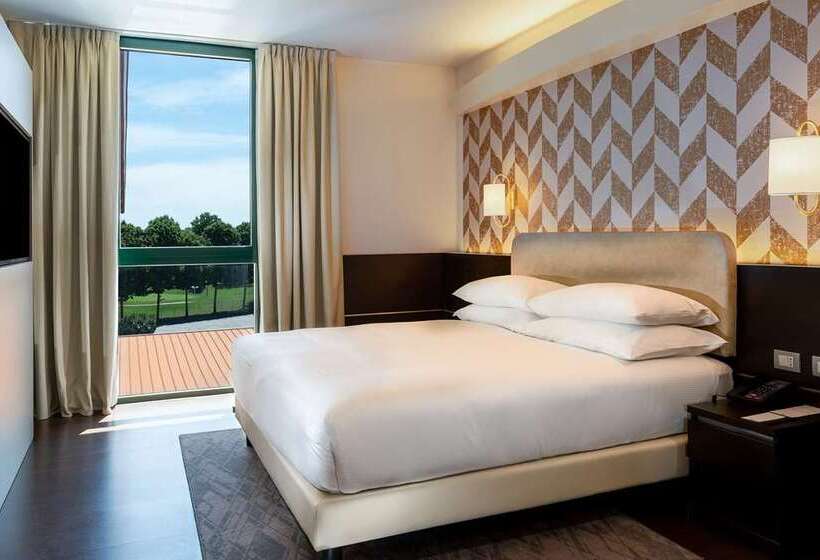 Номер Deluxe Кровать Кинг, Hilton Lake Como
