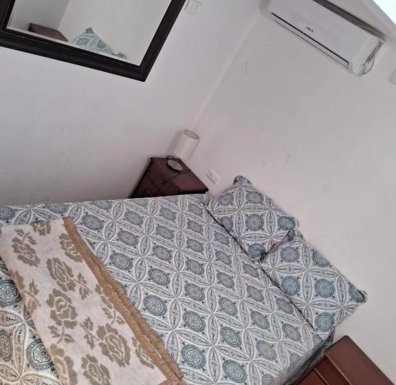 Номер Стандарт, Hostal Huellas De Caldera