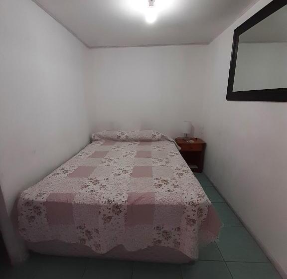 Номер Стандарт, Hostal Huellas De Caldera