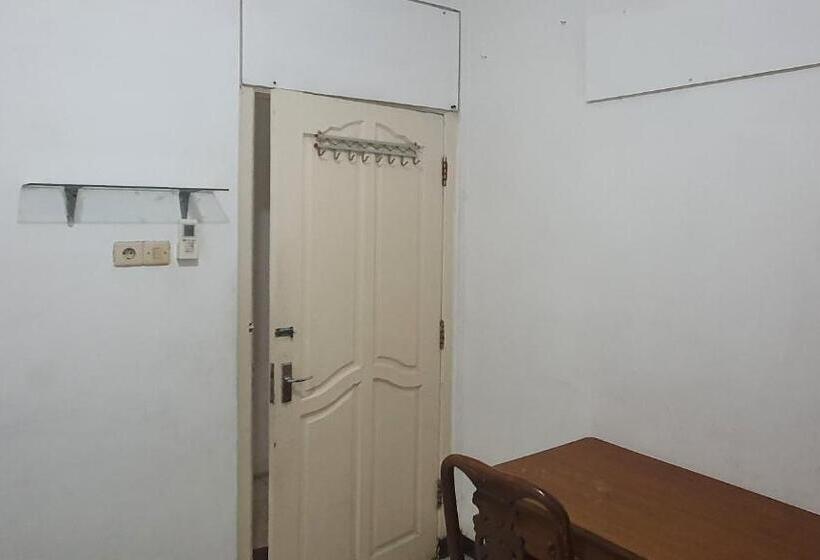 Cameră Standard, Spot On 93681 Qodri Homestay Syariah