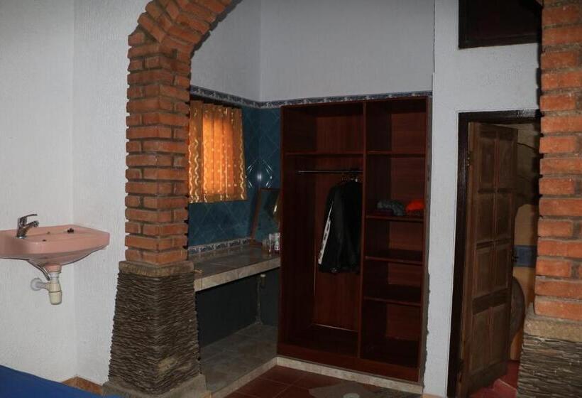 스탠다드 방갈로 정원 전망, Mesari Cottage Guest House