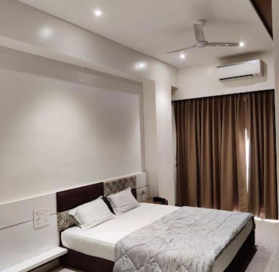 Полулюкс, Royal Rasraj , Dhule