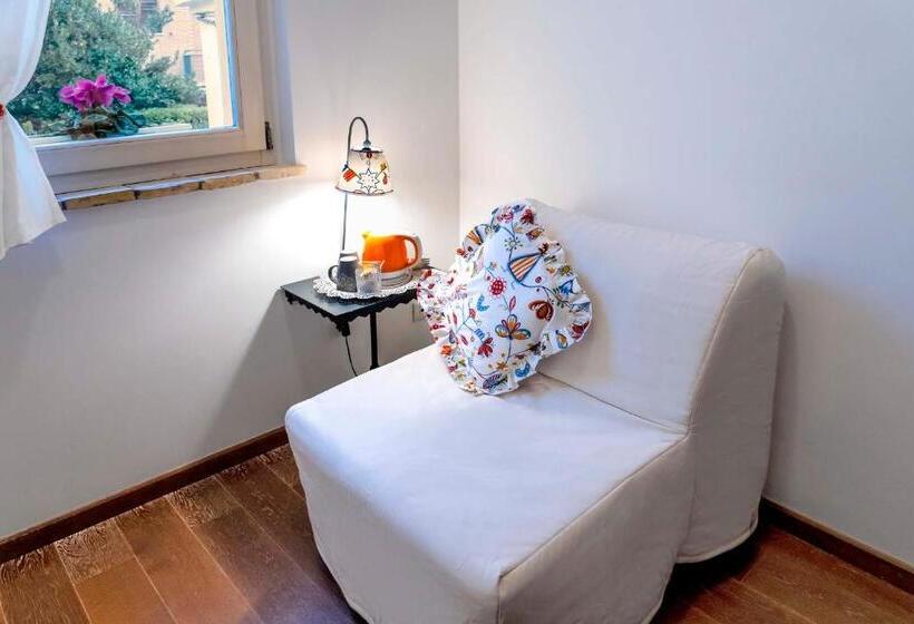 اتاق استاندارد سه نفره, Lillac Cottage