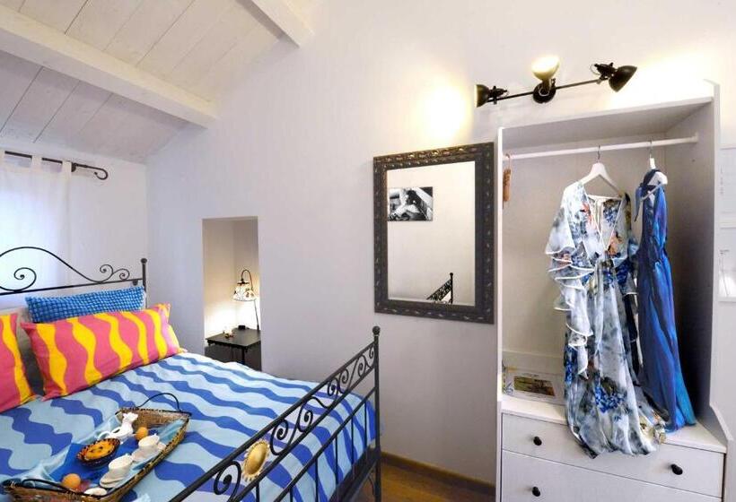 اتاق استاندارد سه نفره, Lillac Cottage
