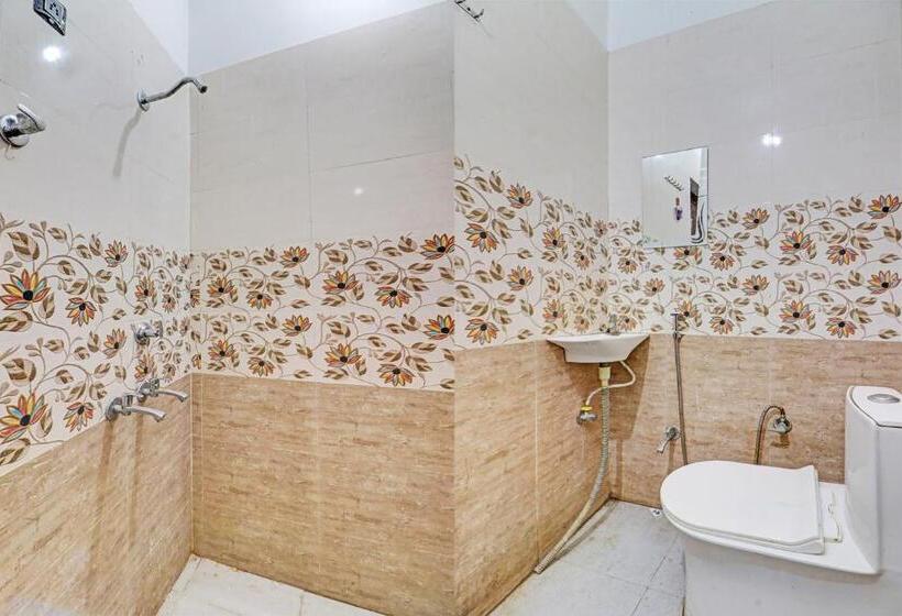 Трехместный Номер Классика, Oyo Hotel Redfly Inn
