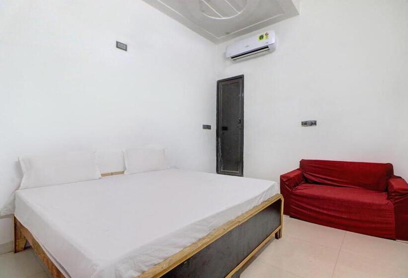 Трехместный Номер Классика, Oyo Hotel Redfly Inn