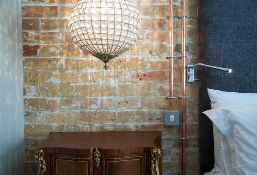 Номер Deluxe, Rooms At Number One