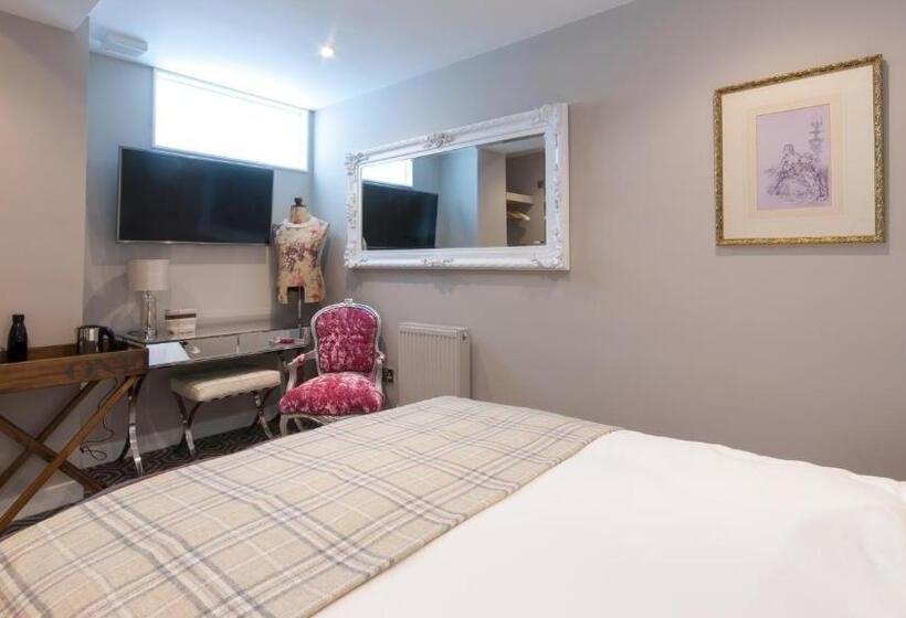 Номер Economy, Rooms At Number One