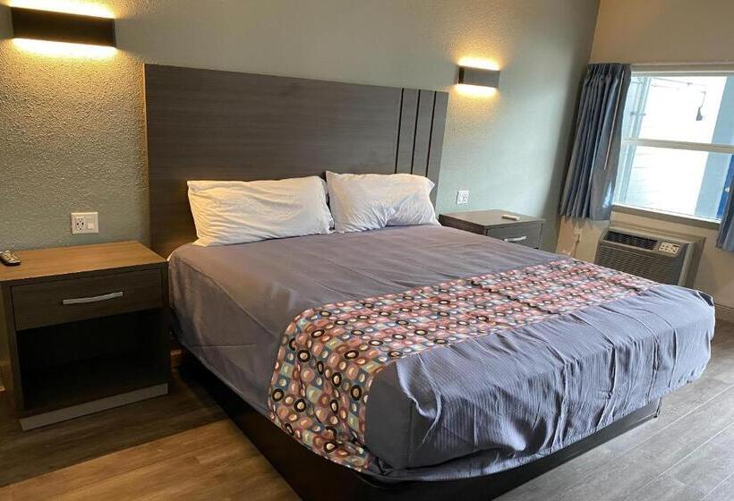 스탠다드 룸 킹사이즈 침대, Budget Motel  Titusville