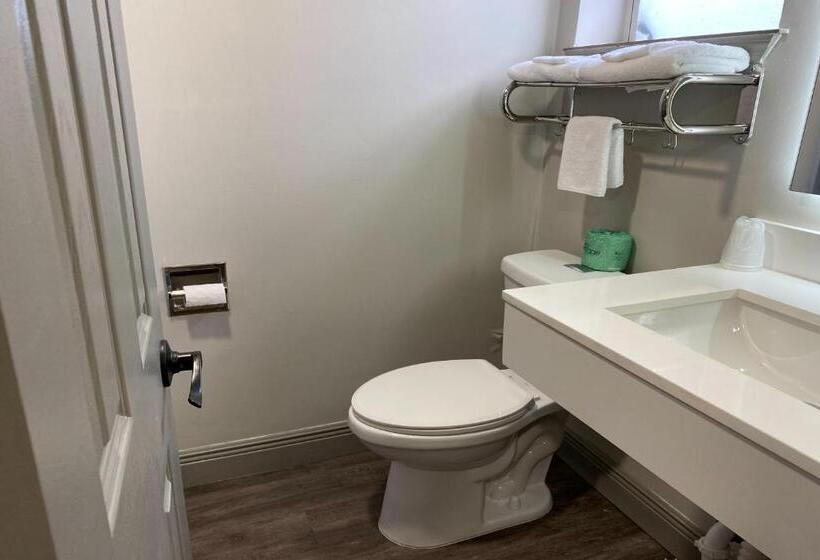 프리미엄 룸, Budget Motel  Titusville