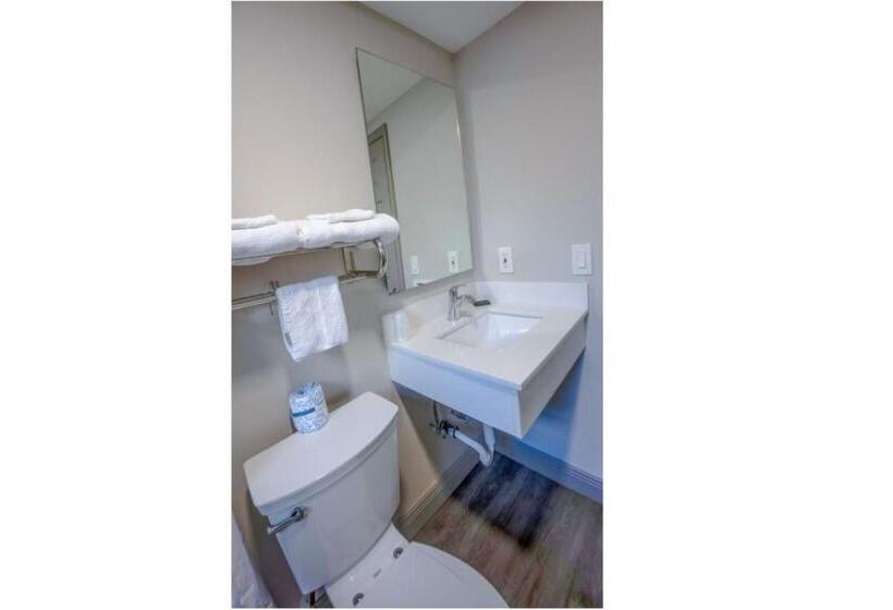 스탠다드 룸 더블 침대 2개, Budget Motel  Titusville