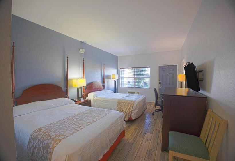 Номер Премиум, Budget Motel  Titusville
