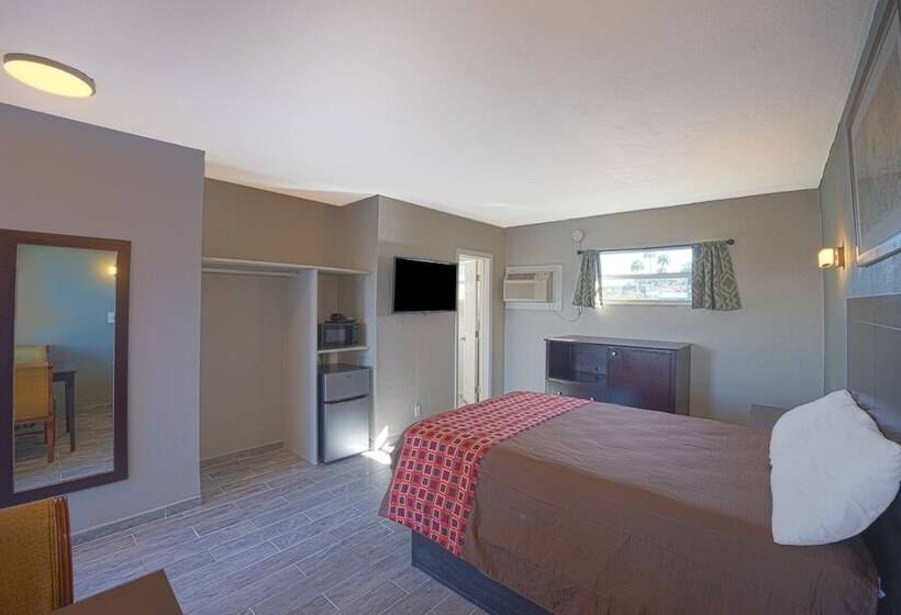 Апартаменты 1 Спальня, Budget Motel  Titusville