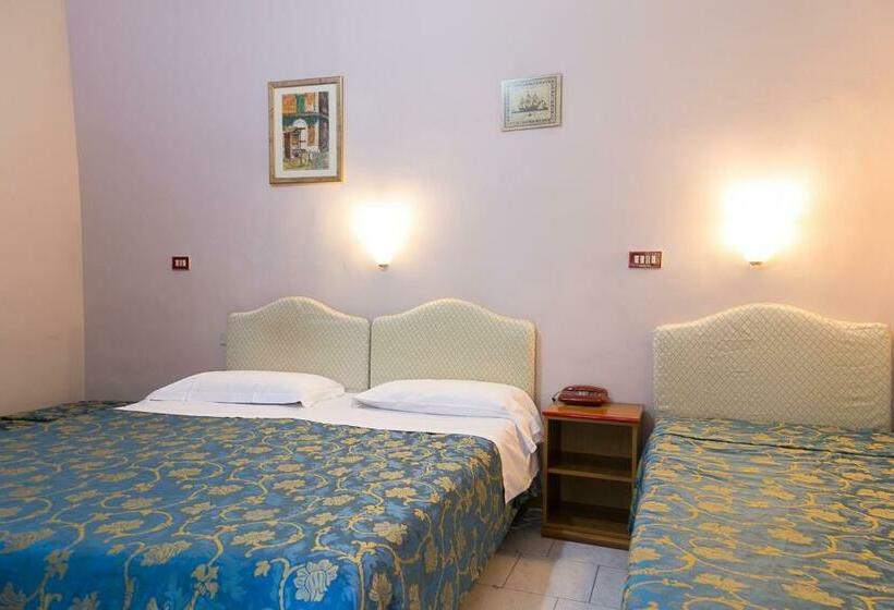 Habitación Triple Estándar, Altavilla 9